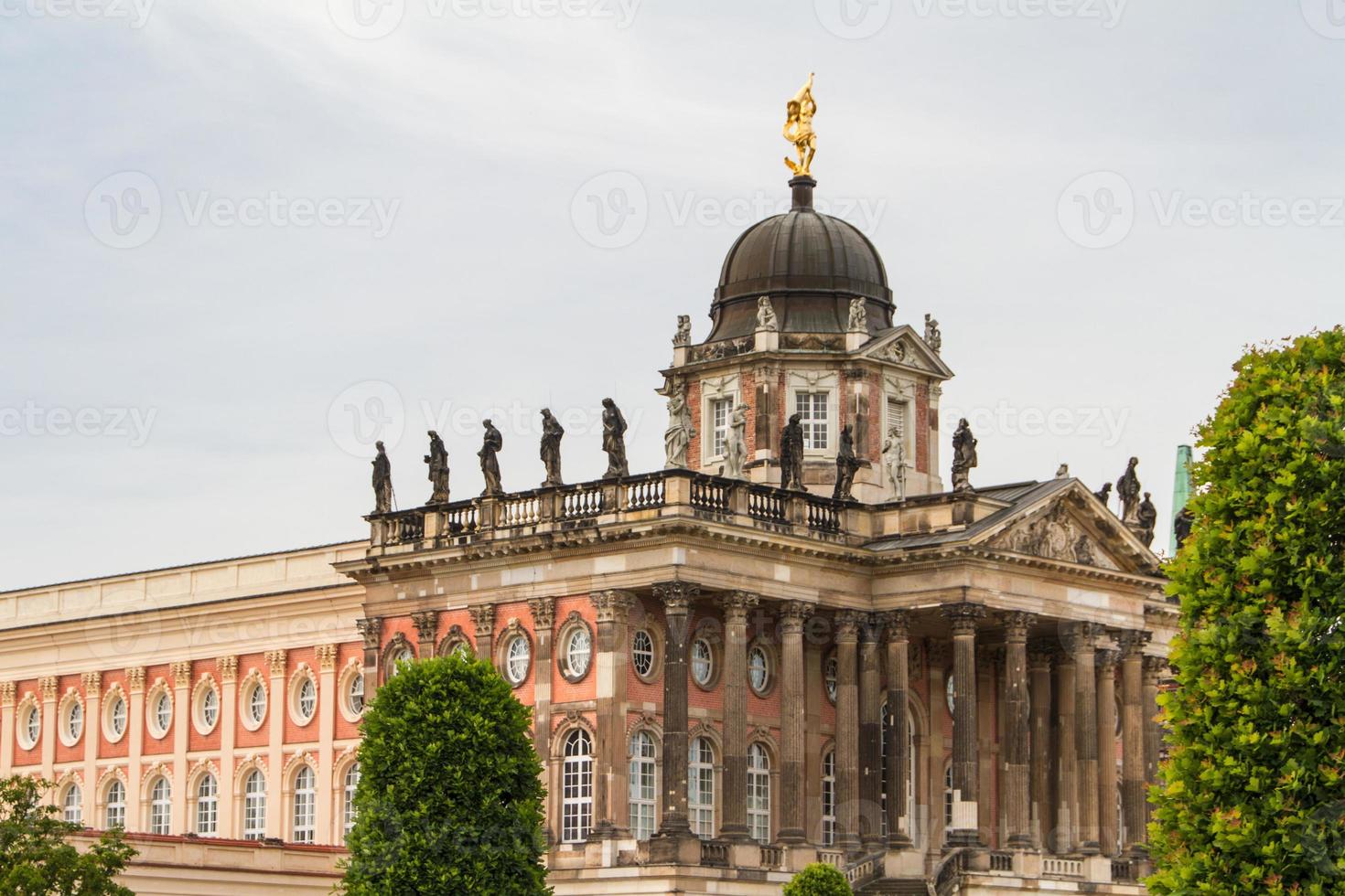 uno de los edificios universitarios de potsdam foto