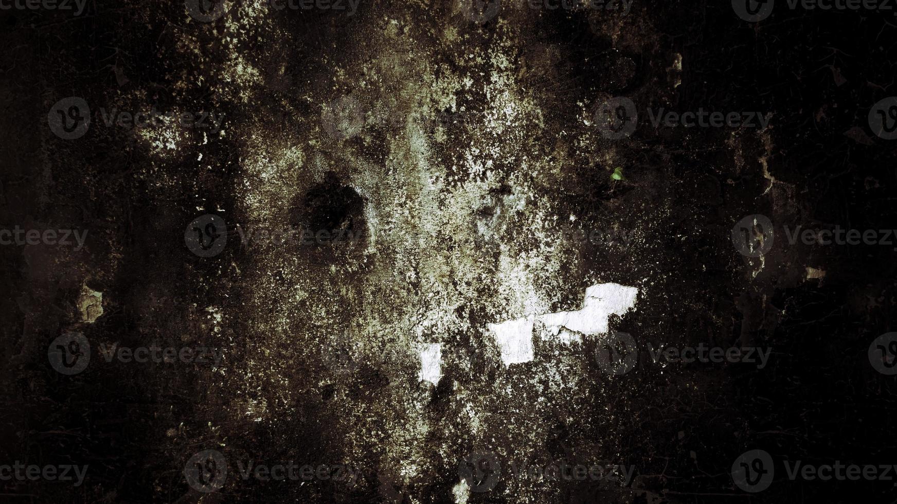 textura de pared oscura y aterradora para el fondo, la pared está llena de manchas y arañazos foto