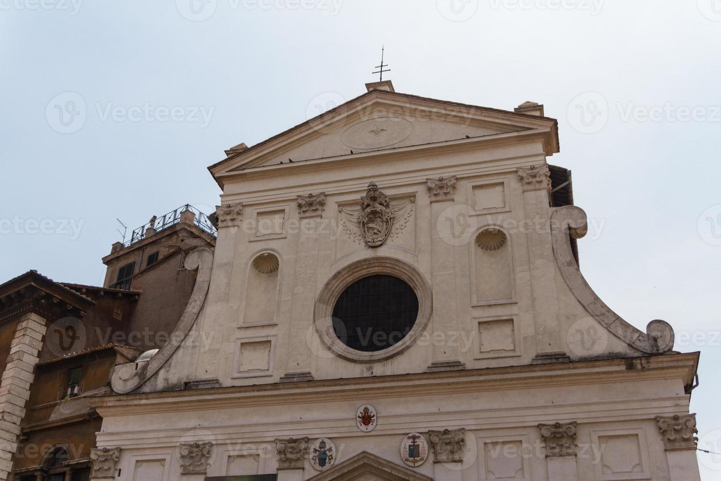 gran iglesia en el centro de roma, italia. foto