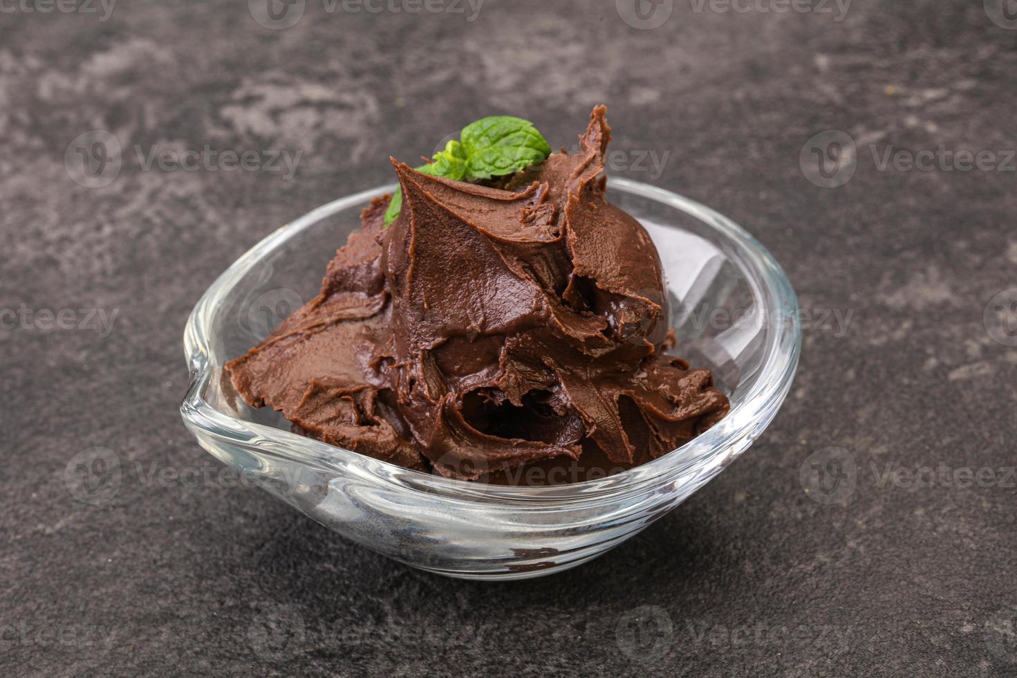 Chocolate spread with nazelnut photo