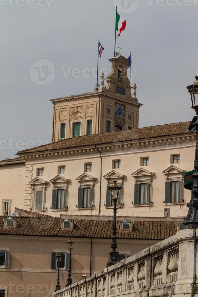 roma, el edificio de la consulta en la plaza del quirinale. foto