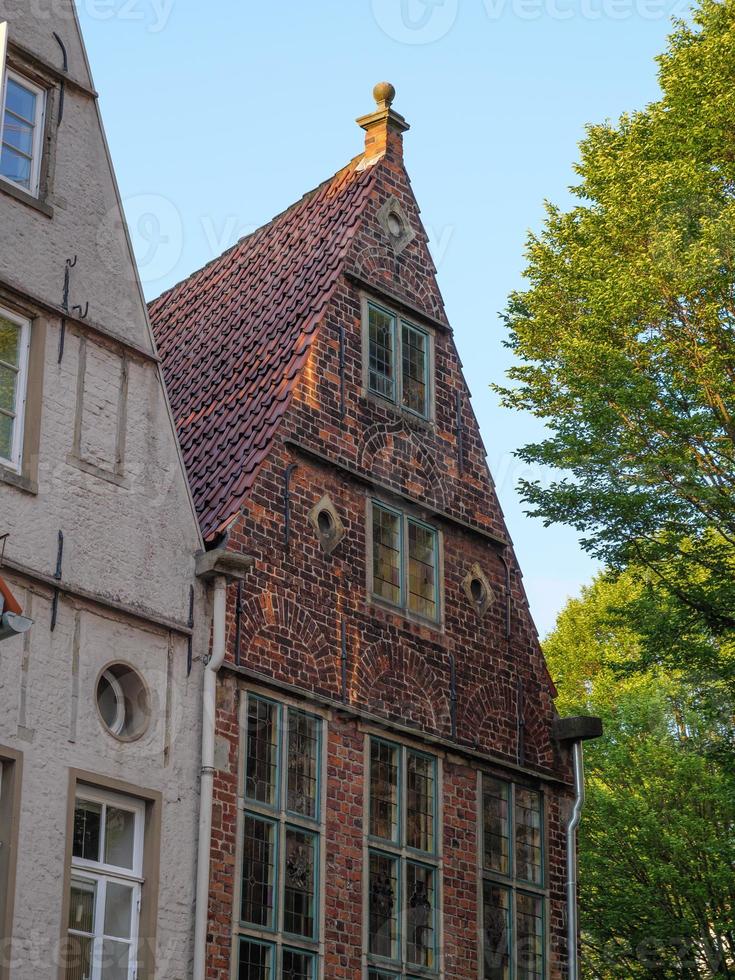 bremen en el río weser en alemania foto