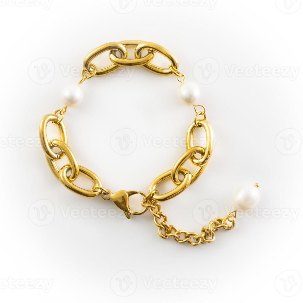 pulsera de perlas de agua dulce en blanco foto