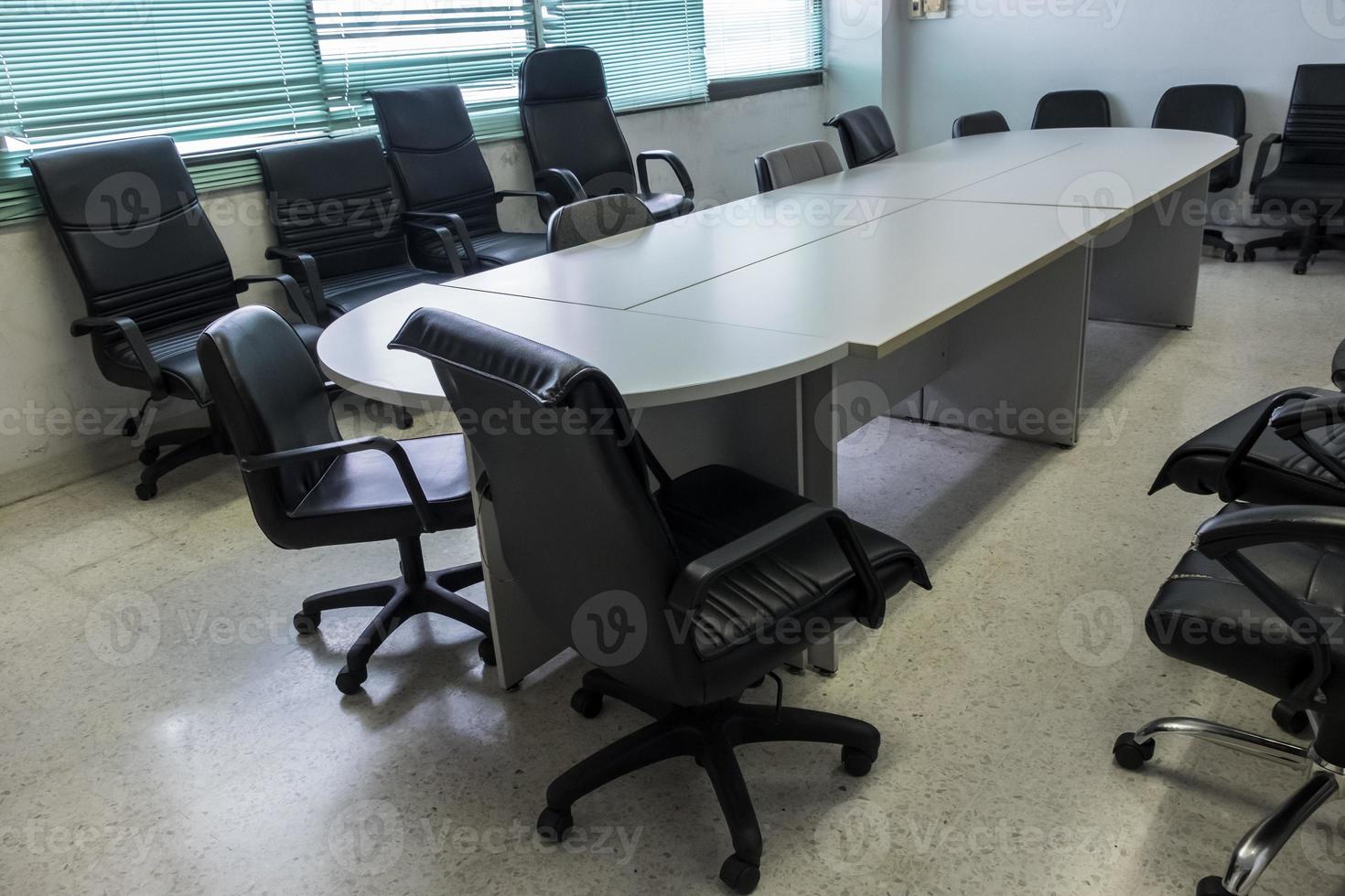 la sala de reuniones vacía. foto