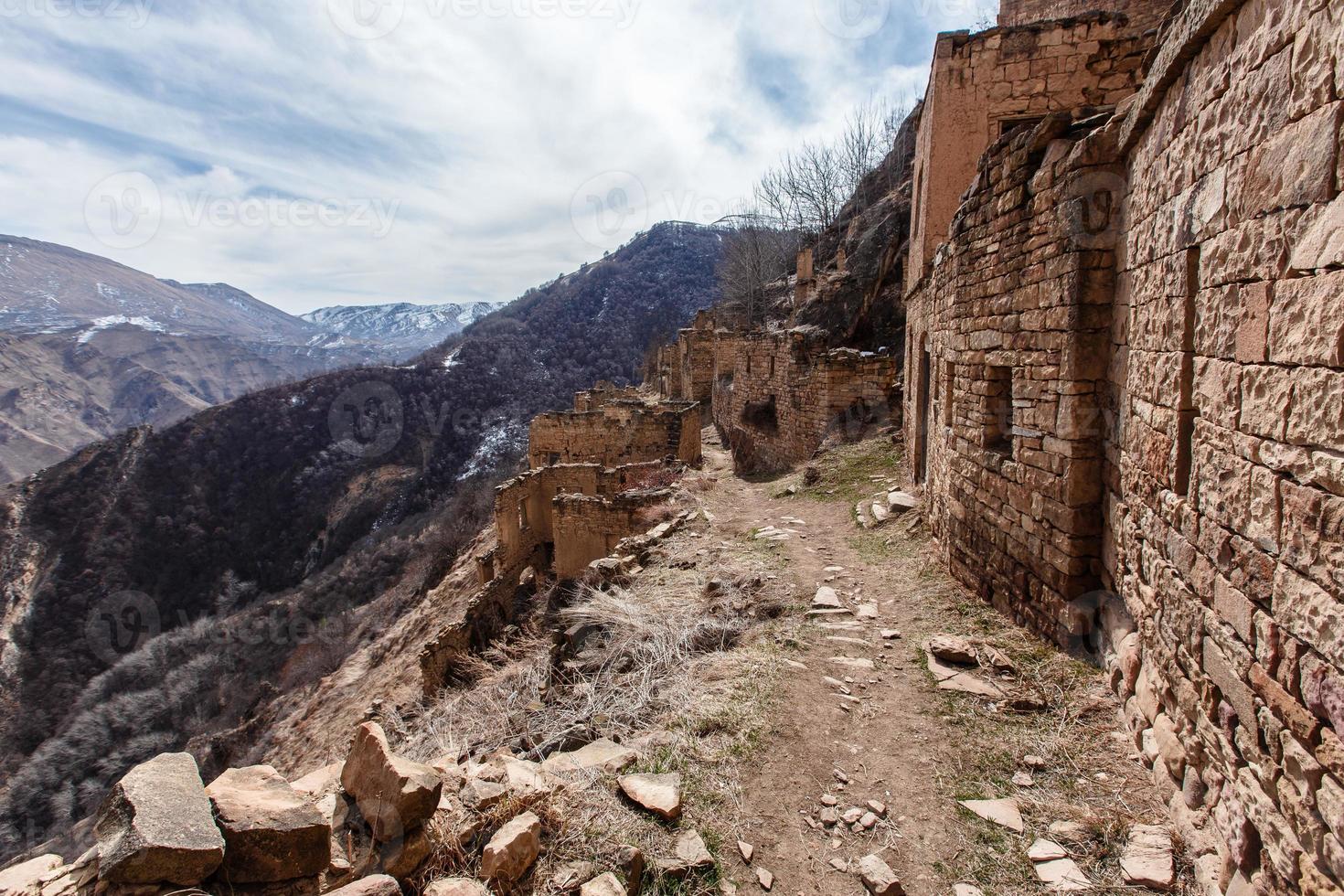 Antigua ciudad abandonada de Gamsutl, República de Daguestán, Rusia foto