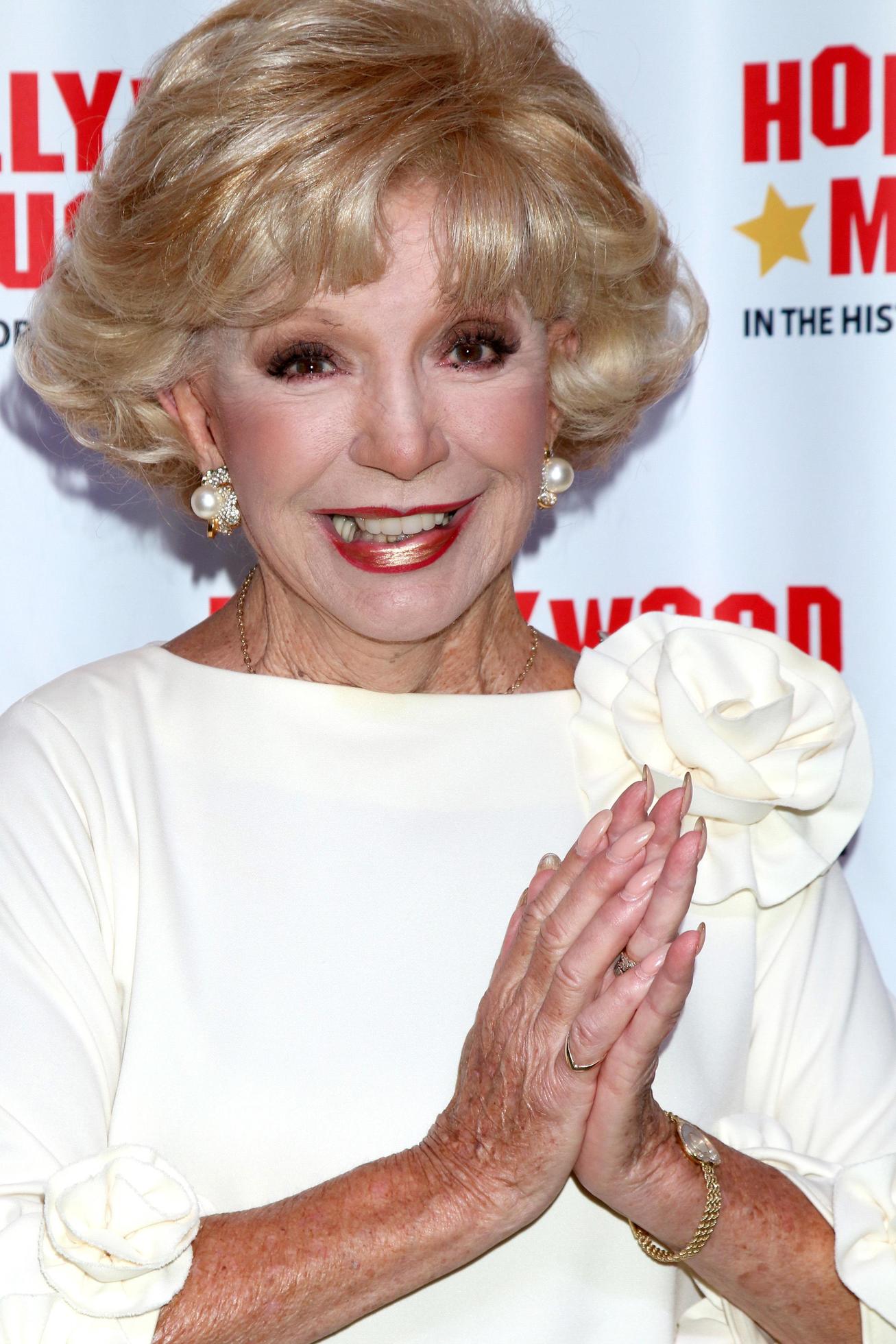 Ruta Lee's Instagram, Twitter & Facebook on IDCrawl