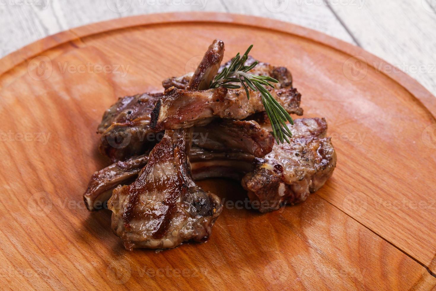 Grilled lamb with rosemary photo