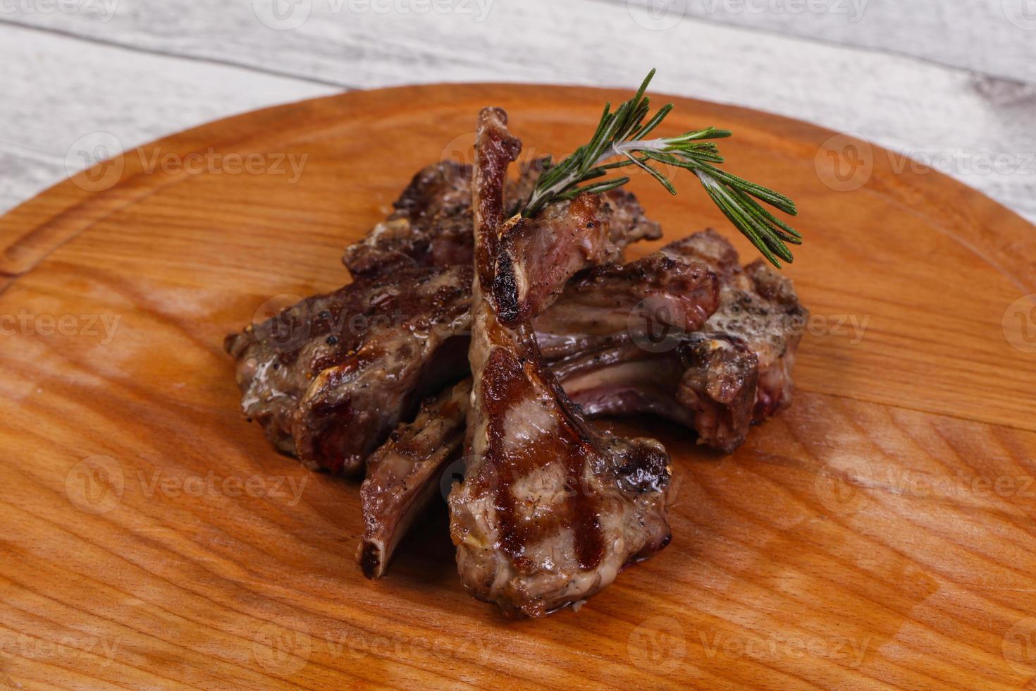 Grilled lamb with rosemary photo