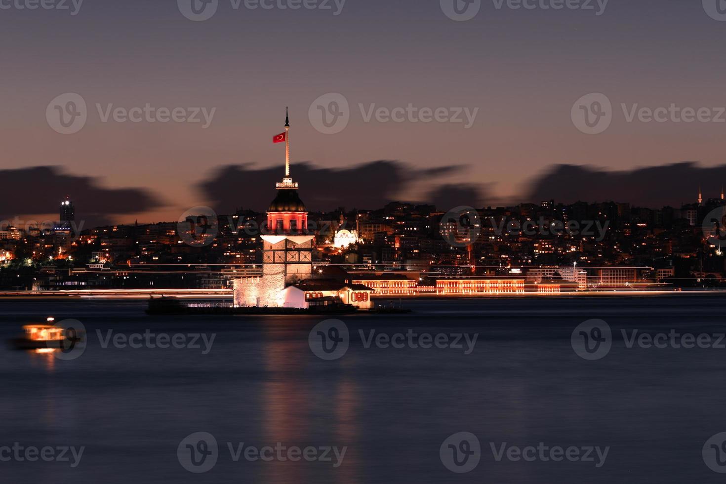 torre de las doncellas en estambul, turquía foto