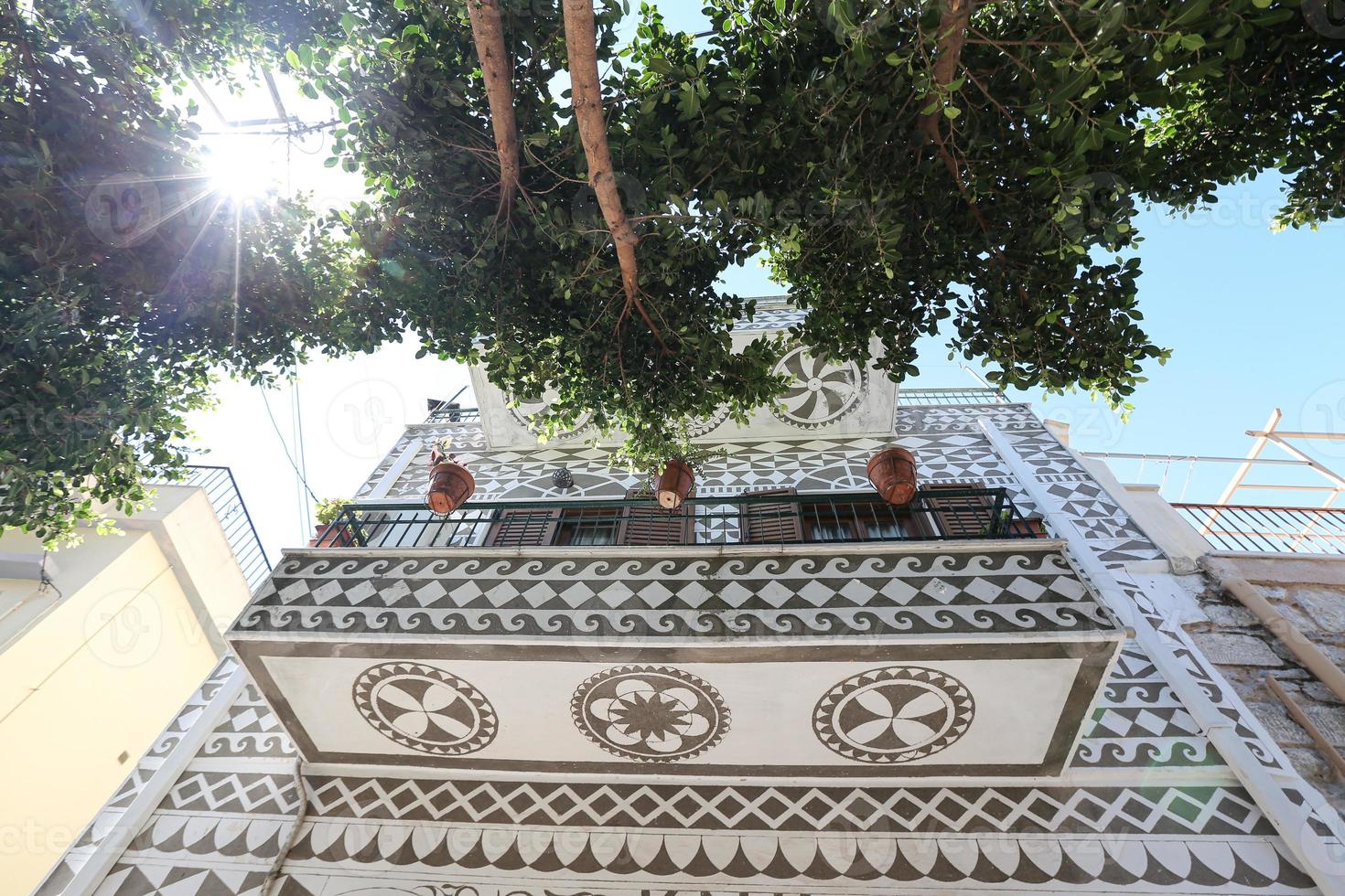 casa tradicional en pyrgi, isla de chios, grecia foto