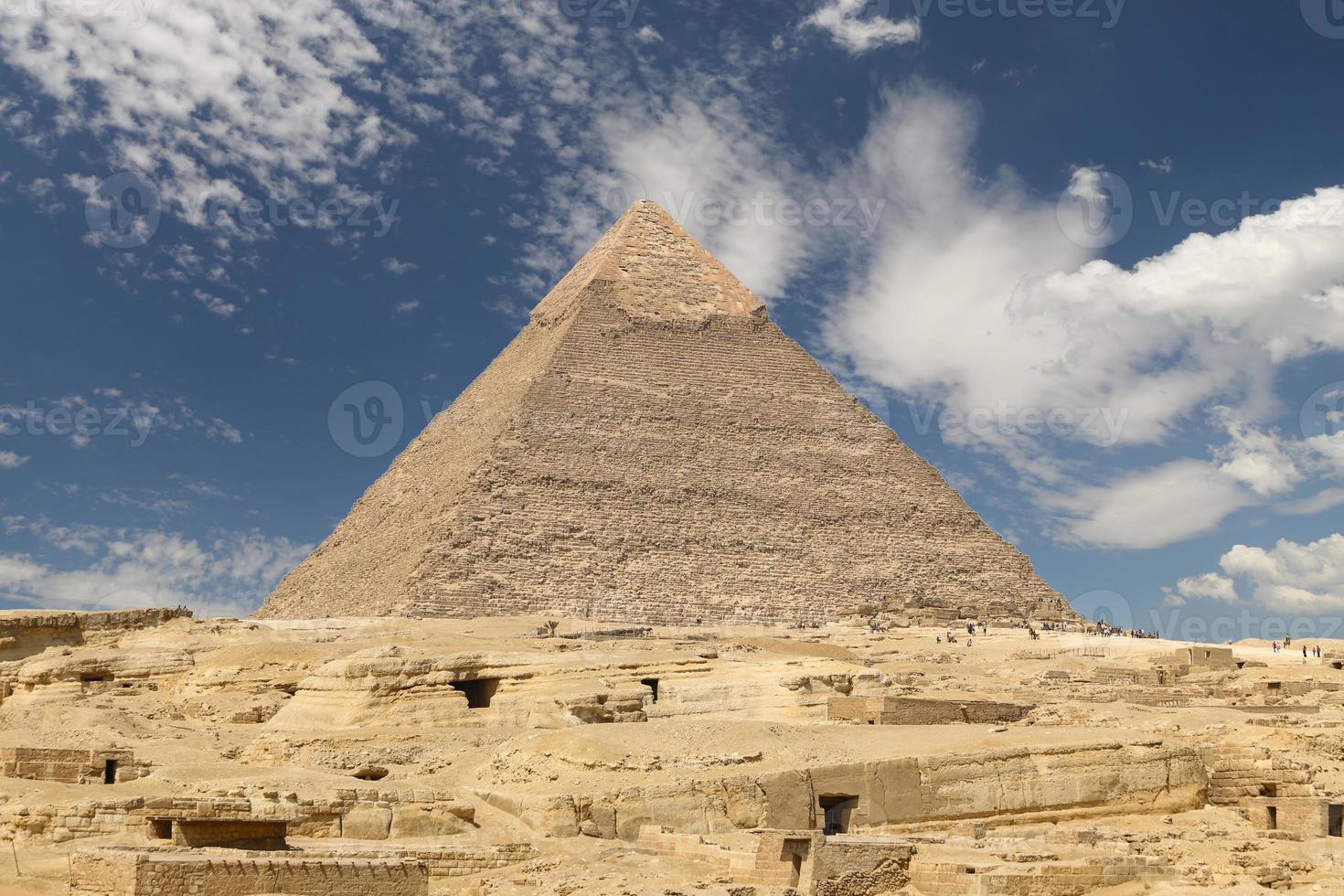 pirámide de khafre en el complejo de pirámides de giza, el cairo, egipto foto