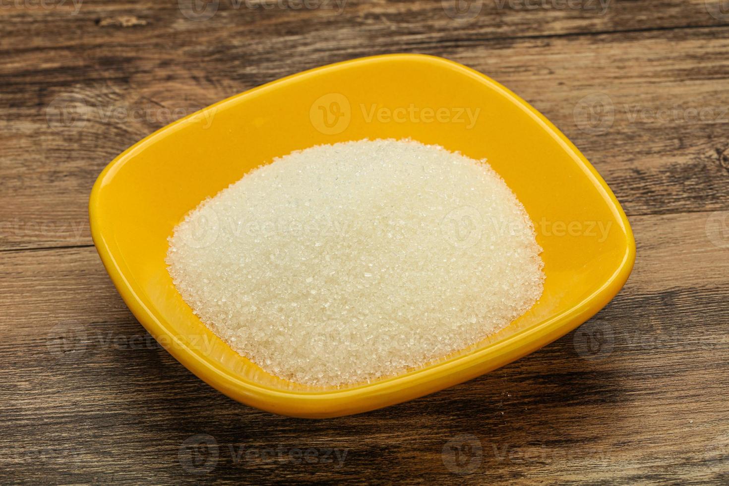 azúcar blanca en el bol foto