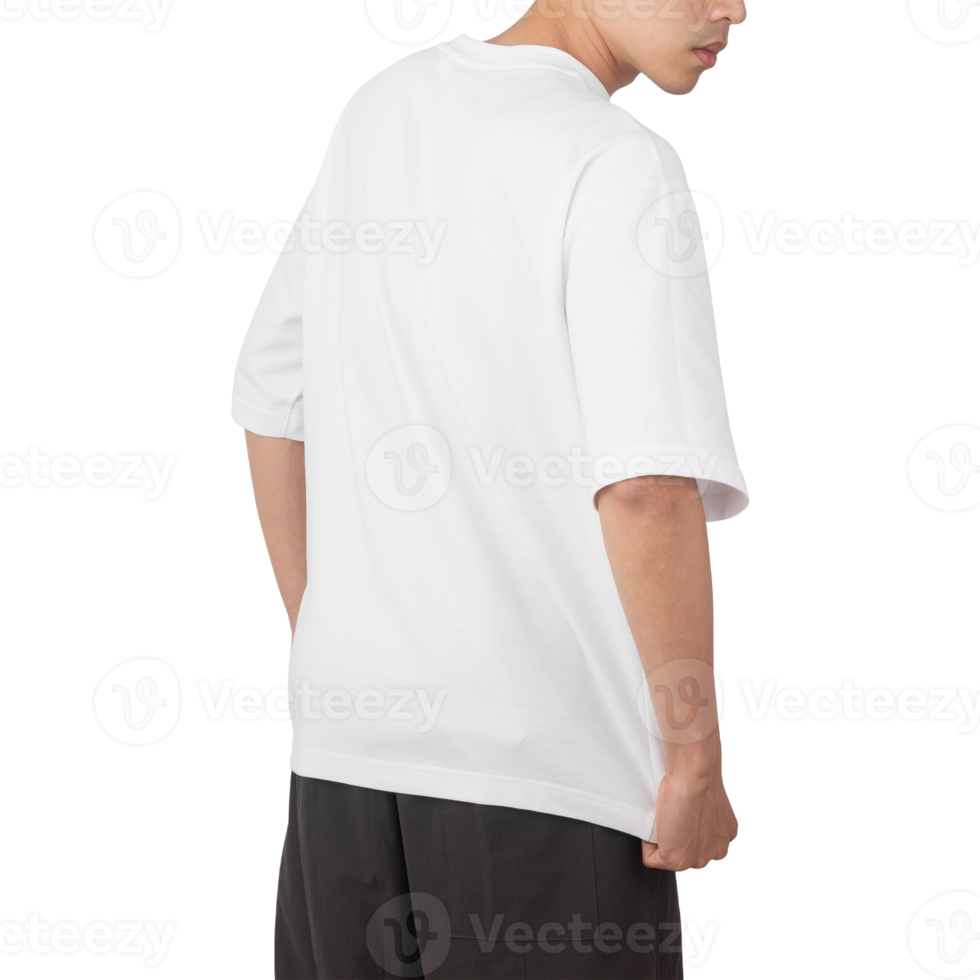 homme en maquette de t-shirt surdimensionné blanc, modèle de conception png