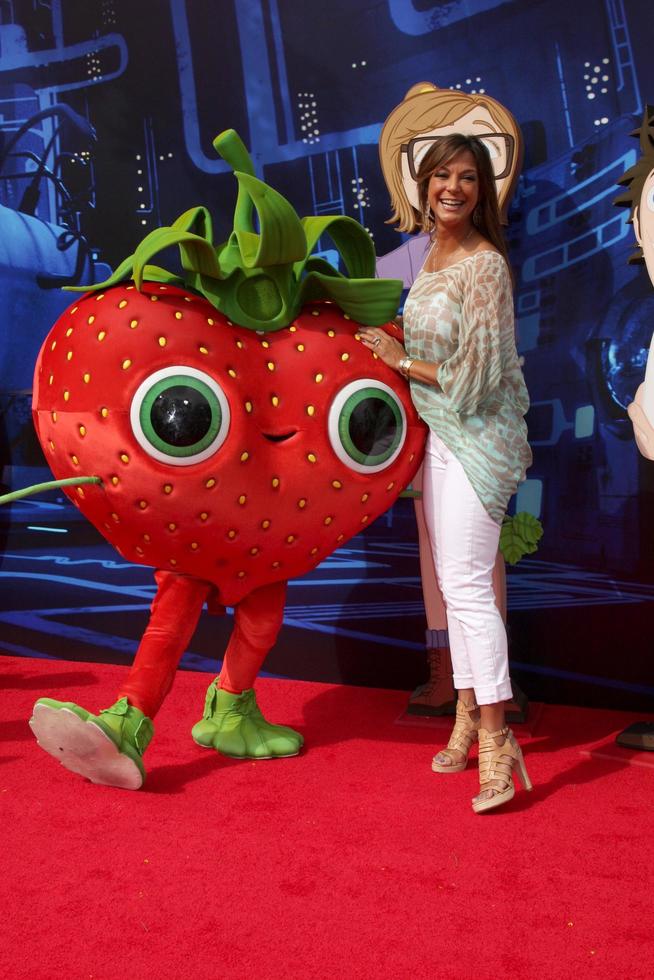 los angeles, 21 de septiembre - eva larue at the cloudy with a chance of meatballs 2 estreno de los angeles en el teatro del pueblo el 21 de septiembre de 2013 en westwood, ca foto