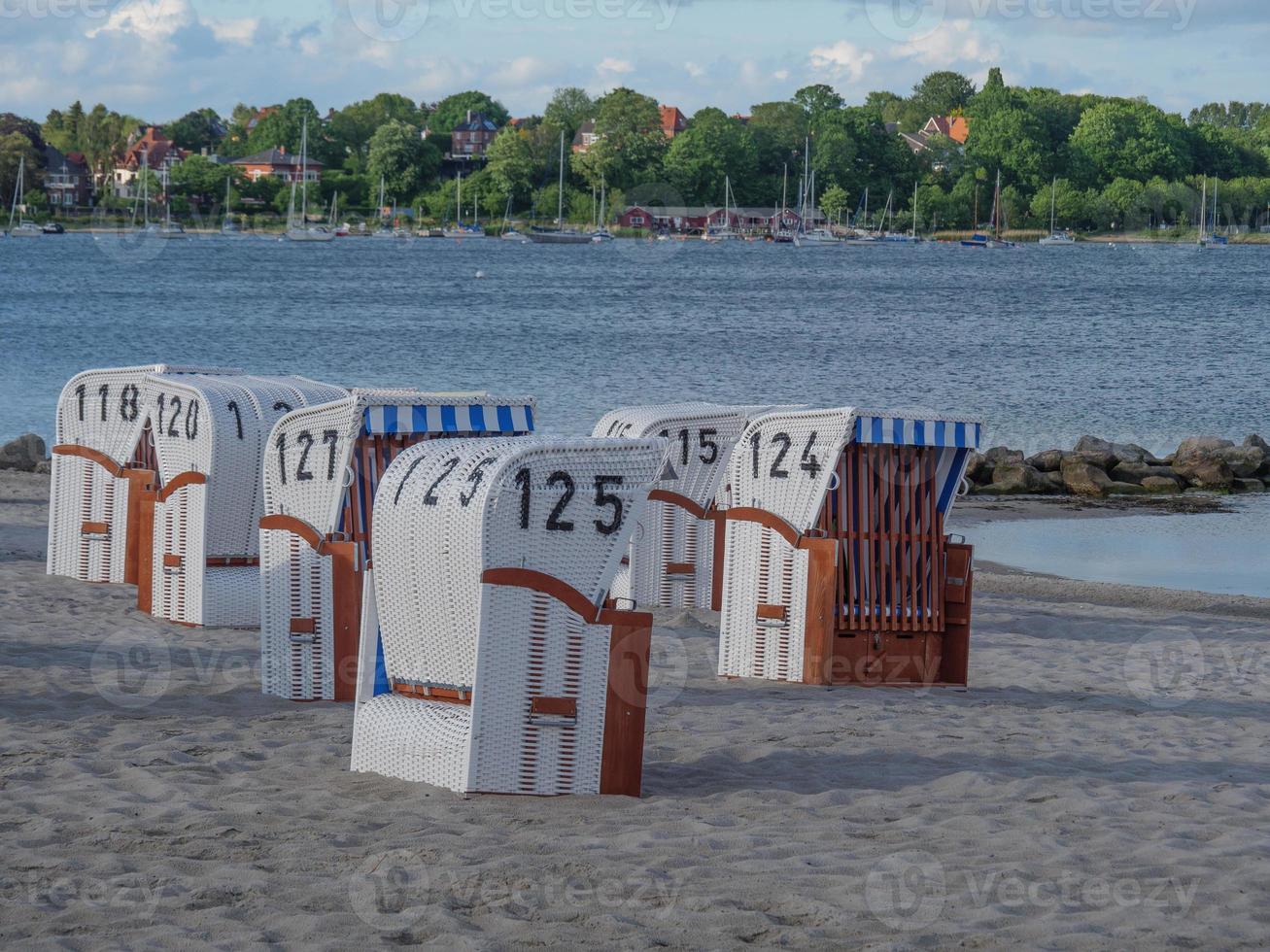 la ciudad de eckernfoerde en el mar báltico foto