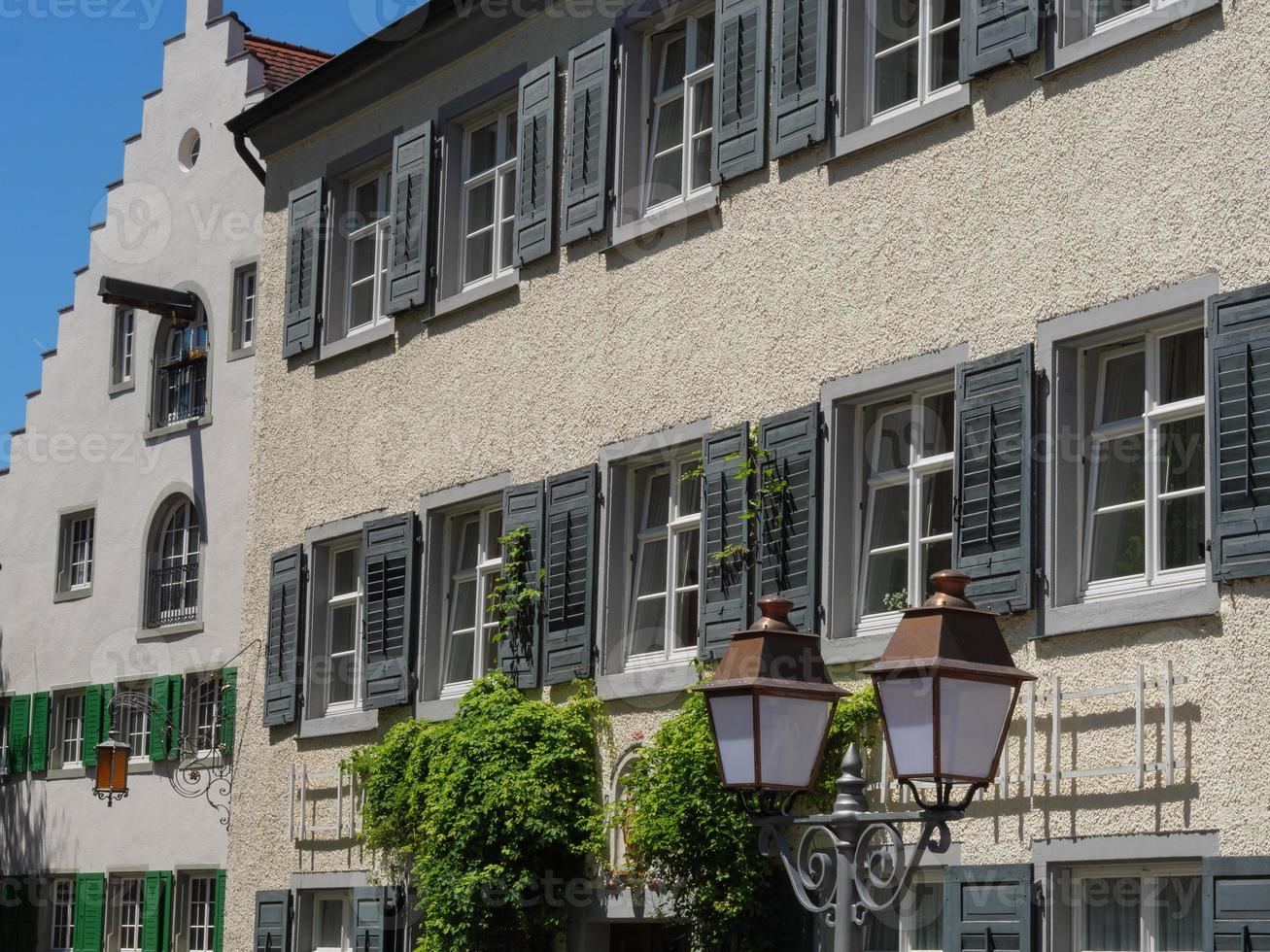 meersburg en el lago de constanza en alemania foto