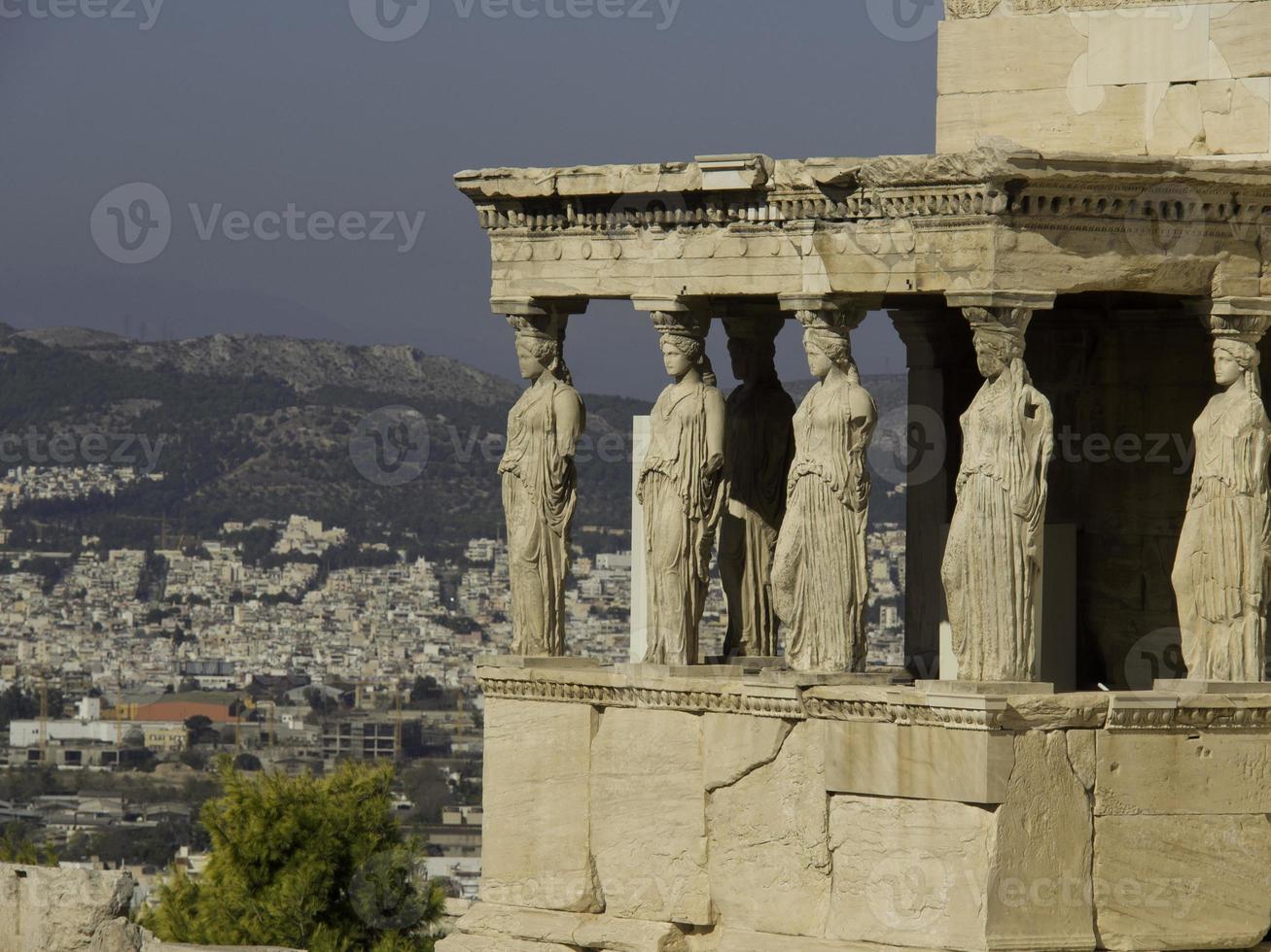 la ciudad de atenas en grecia foto