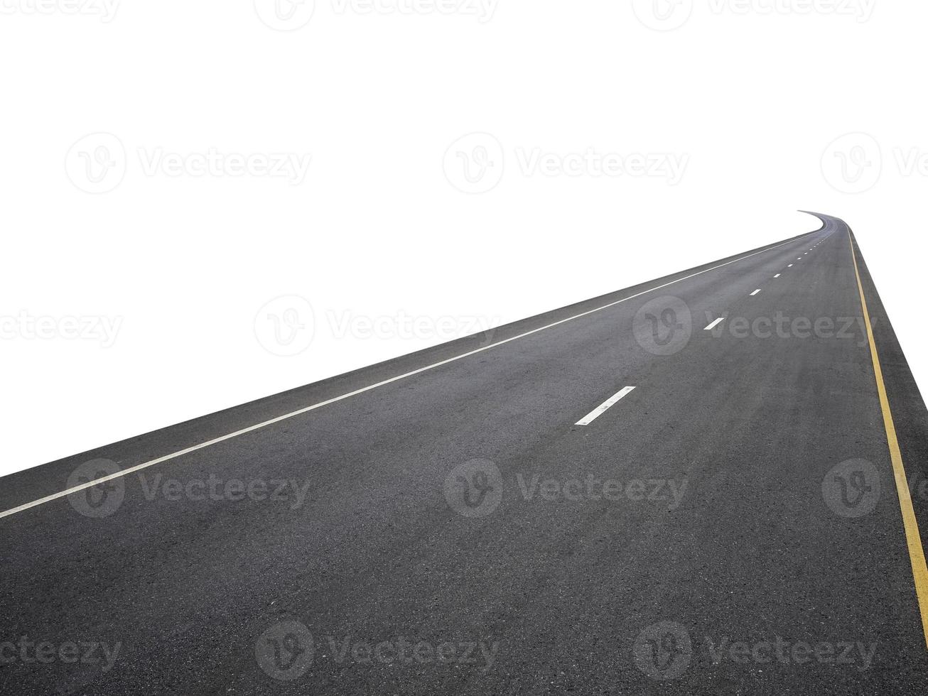 carretera asfaltada vacía aislada sobre fondo blanco foto