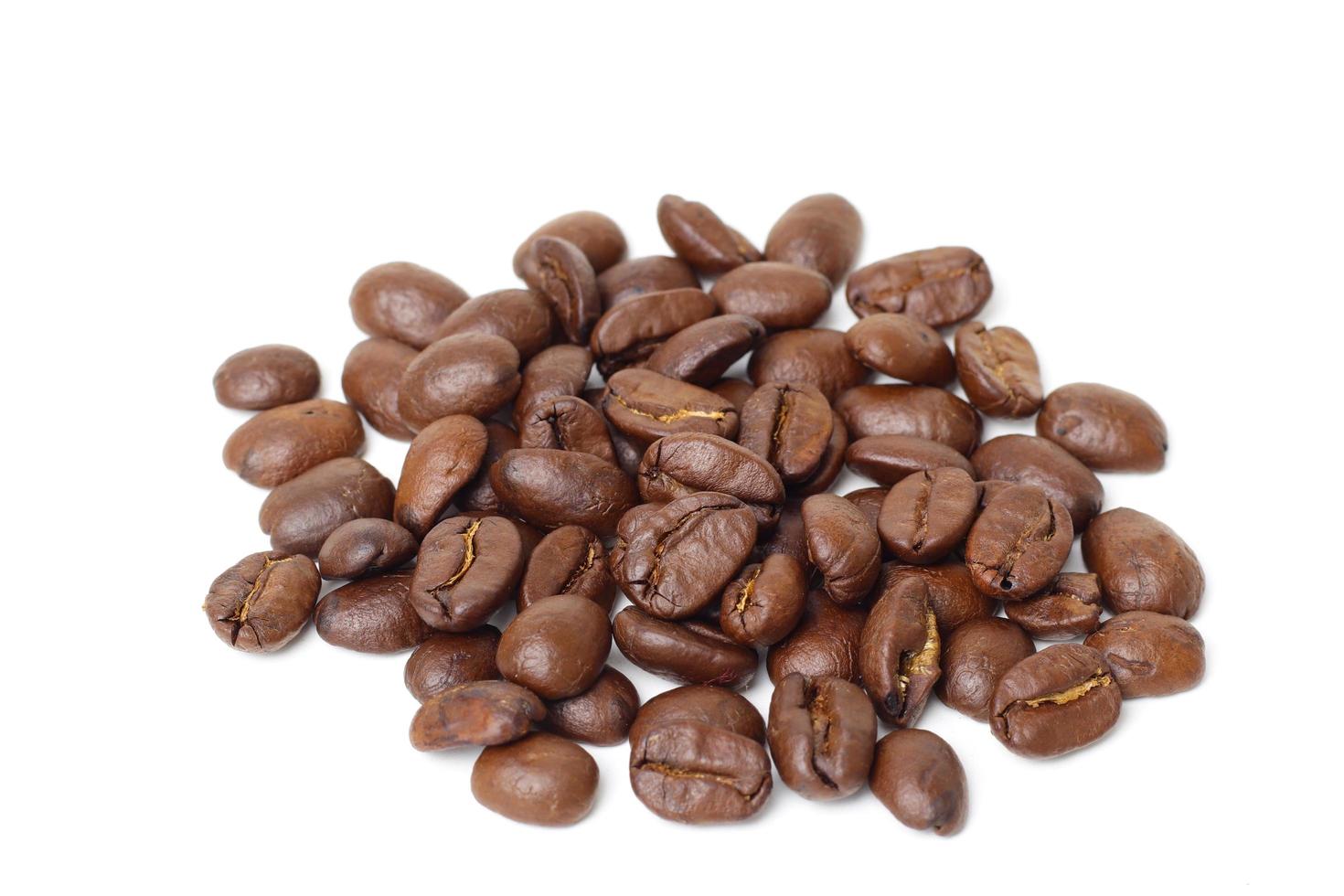 Roasted coffee beans on white background 8617373 Stock Photo at Vecteezy