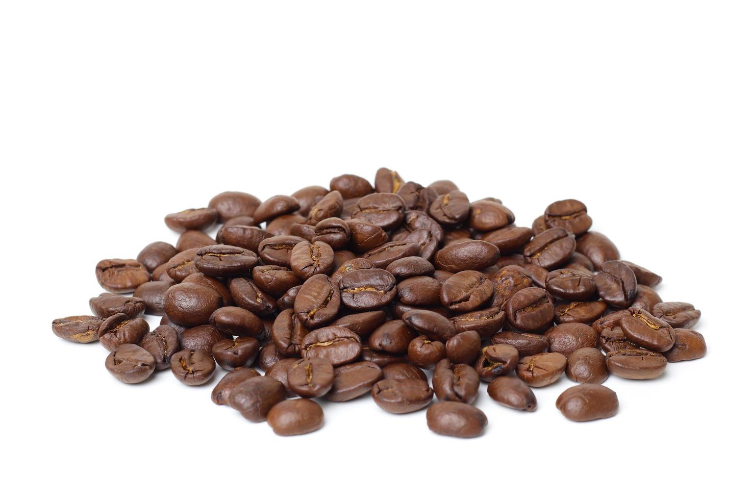 Roasted coffee beans on white background 8617376 Stock Photo at Vecteezy