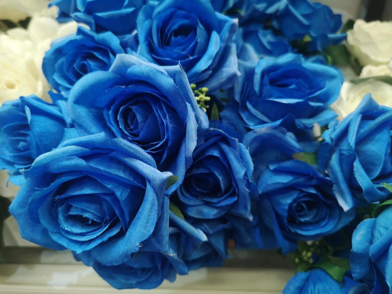 rosa azul oscuro hecho a mano hermoso ramo artificial flores decoración  fondo ornamental para tarjeta de