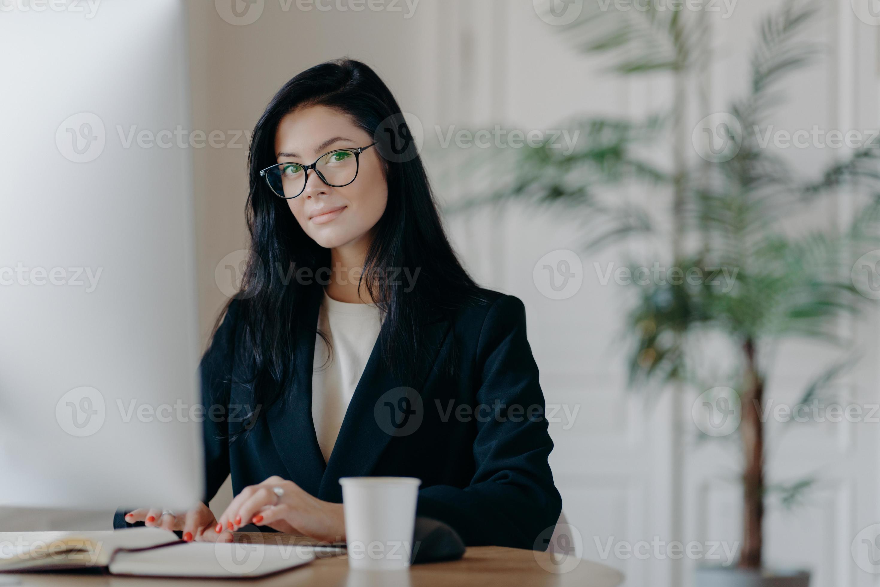 Office worker outfit discount