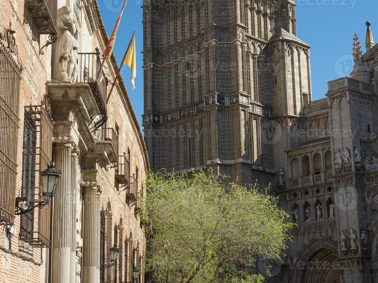 la ciudad vieja de toledo en españa foto