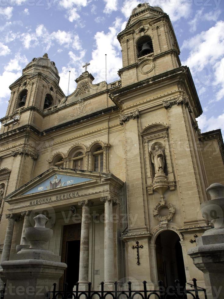 la ciudad de valetta en la isla de malta foto