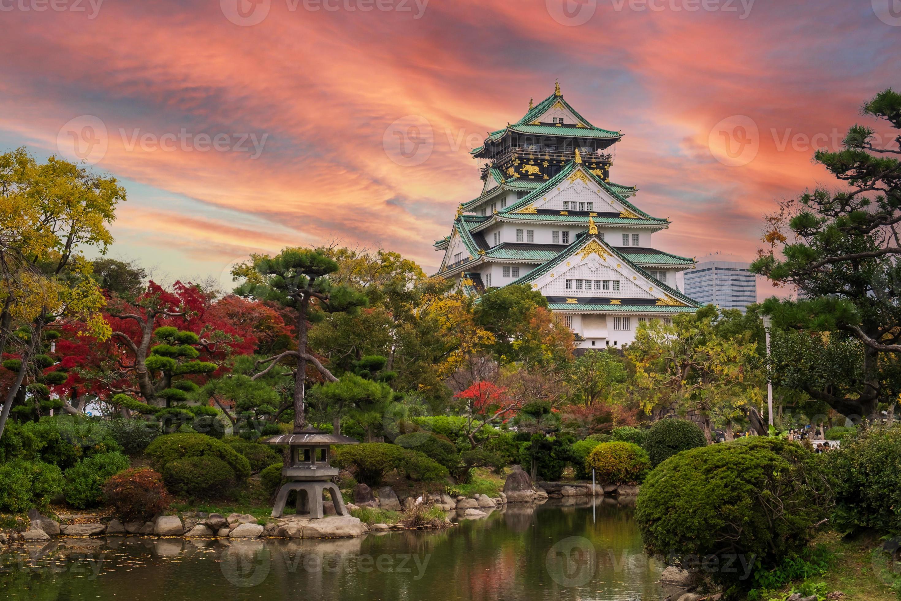 El Castillo De Osaka En La Temporada De Follaje Oto al Es Un Famoso el-castillo-de-osaka-en-la-temporada-de-follaje-oto-al-es-un-famoso