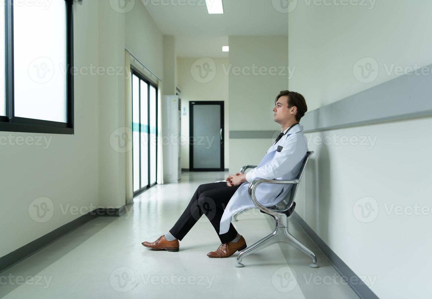 Emotions, feelings of disappointment in the treatment of the doctor's patients that fails due to factors photo