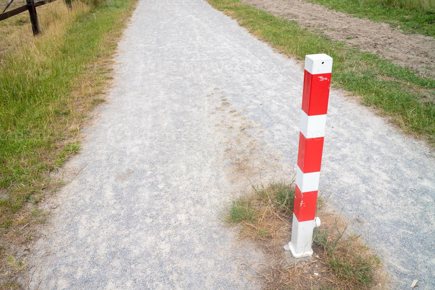 road closed sign photo