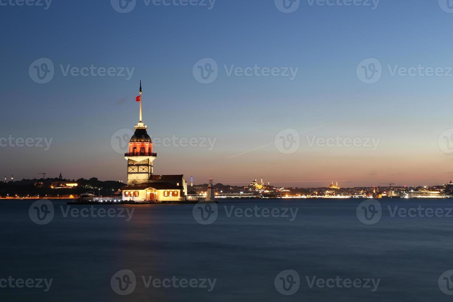 torre de las doncellas en estambul, turquía foto