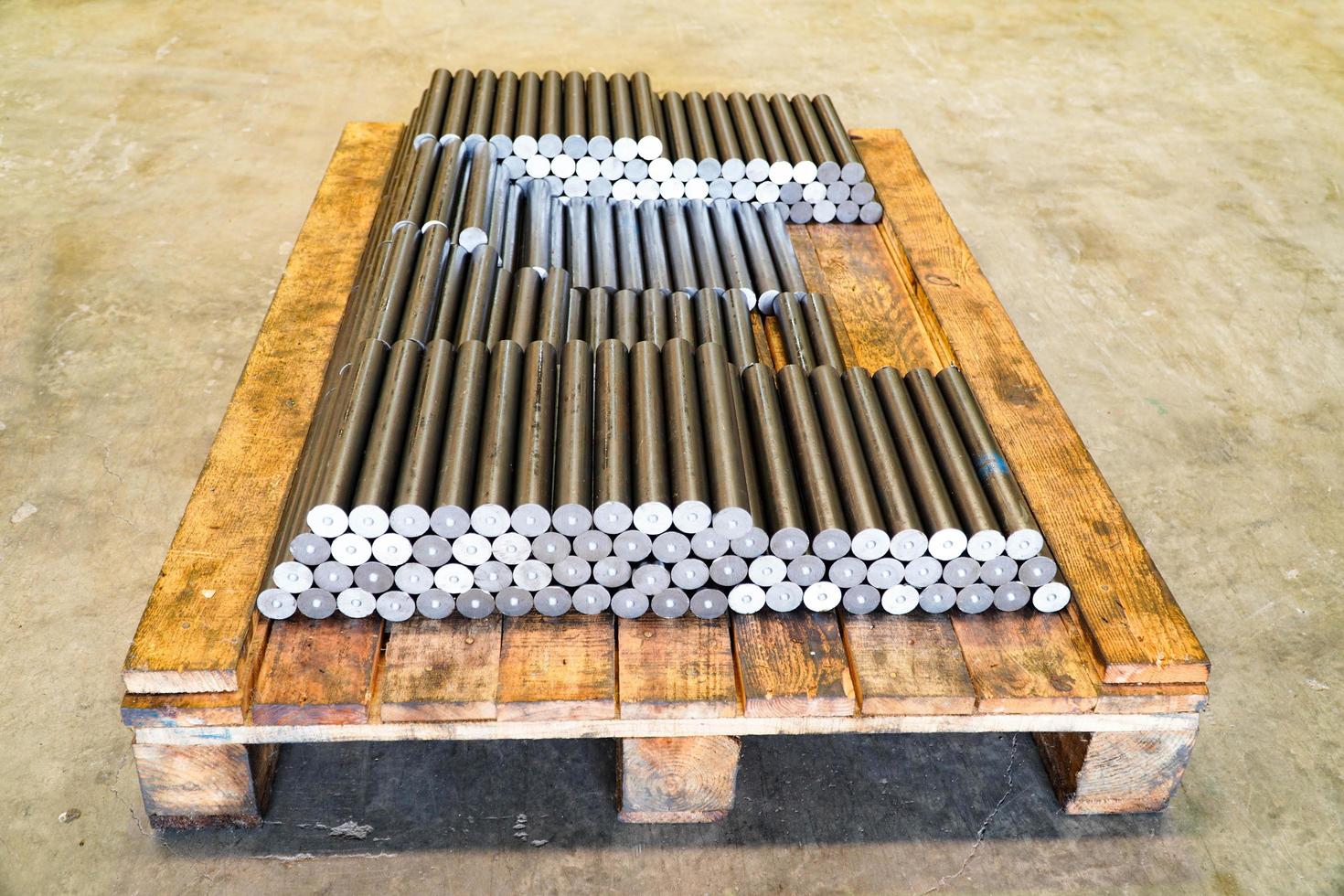 Round steel shaft, raw material for automotive parts photo