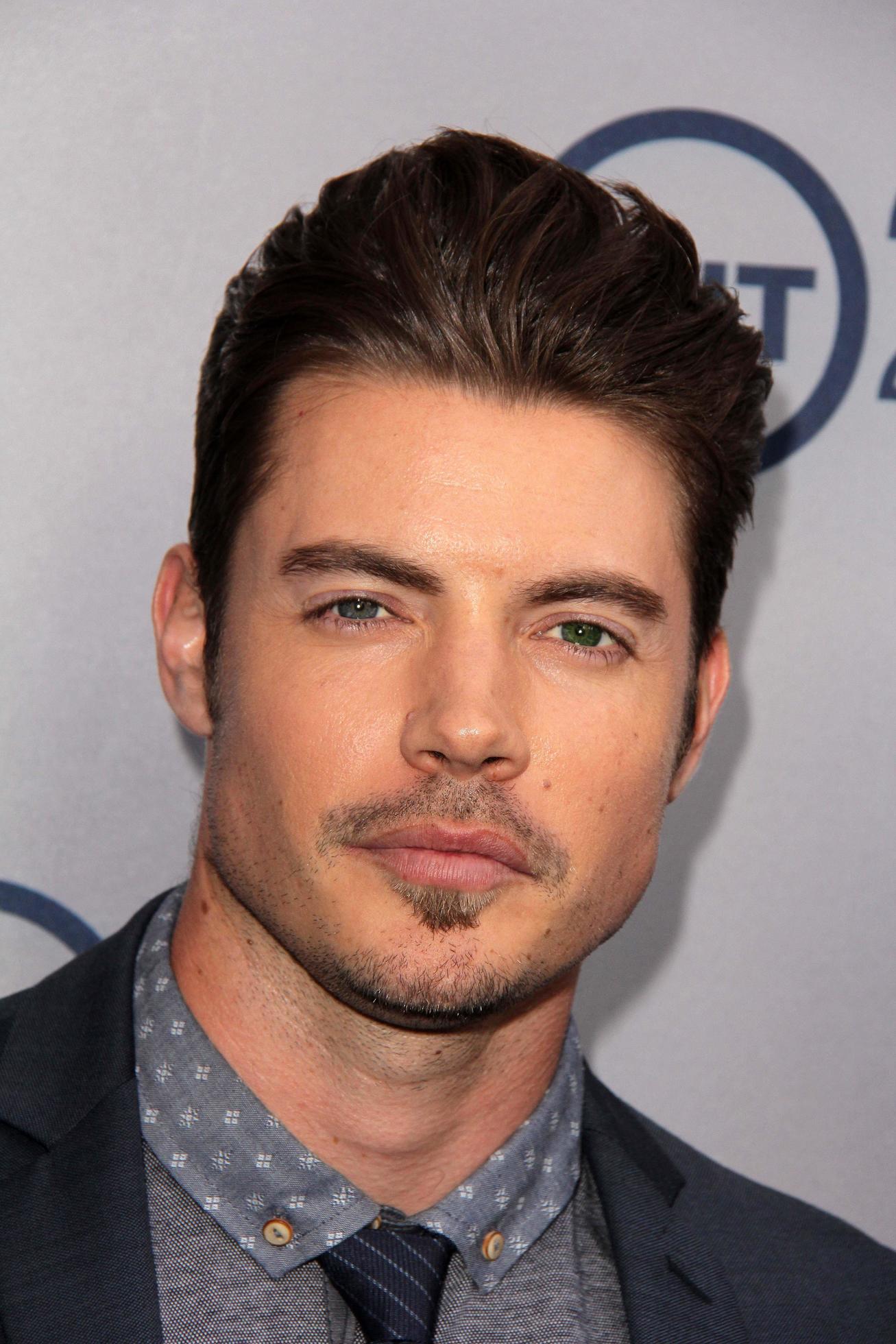 LOS ANGELES, JUL 24 - Josh Henderson arrives at TNT s 25th Anniversary