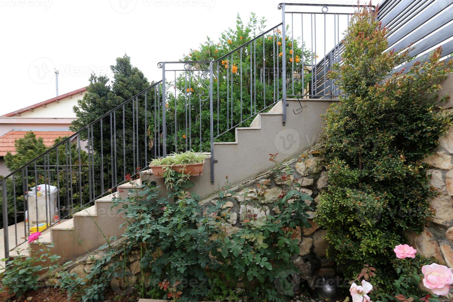 A staircase is a structure in the form of a series of steps for ascent and descent. photo