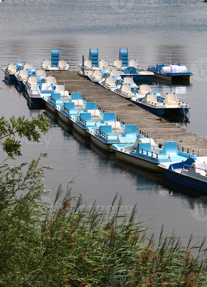 Full-flowing Danube in the Austrian capital Vienna photo