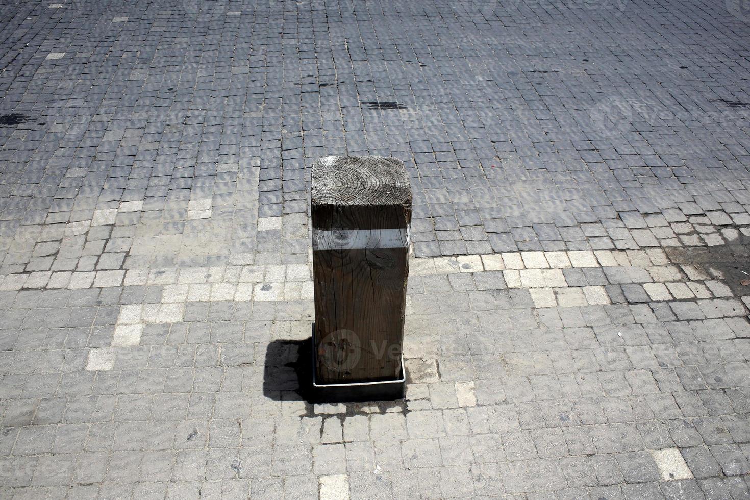 pavement along the road for the safe passage of pedestrians photo