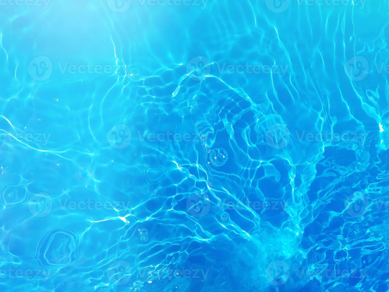 Sensación Ópera vestido desenfoque de la acuarela azul borrosa en el fondo del detalle del agua  ondulada de la piscina. salpicaduras de agua, fondo de pulverización de agua.  8726987 Foto de stock en Vecteezy