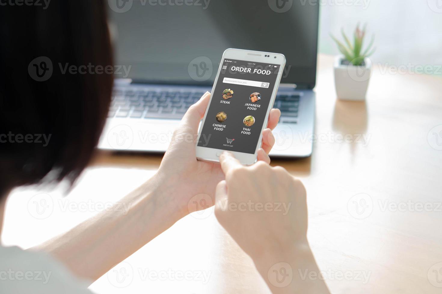Order food online on mobile photo