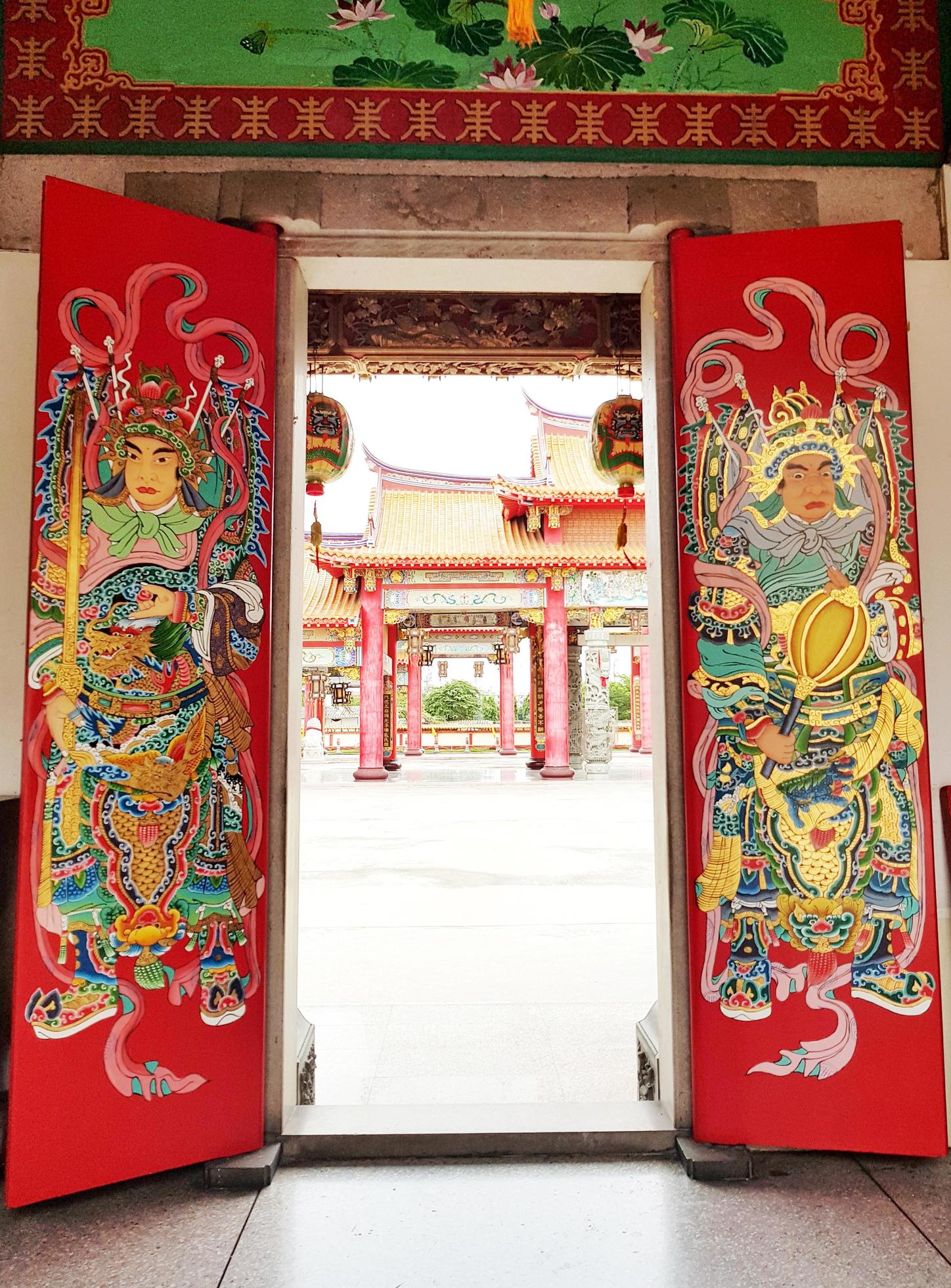 The Chinese temple gate 8727581 Stock Photo at Vecteezy