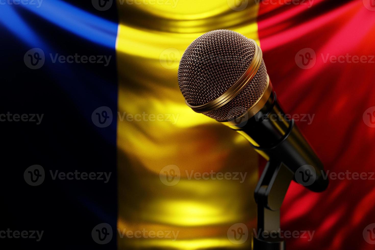 micrófono en el fondo de la bandera nacional de rumania, ilustración 3d realista. premio de música, karaoke, radio y equipo de sonido de estudio de grabación foto