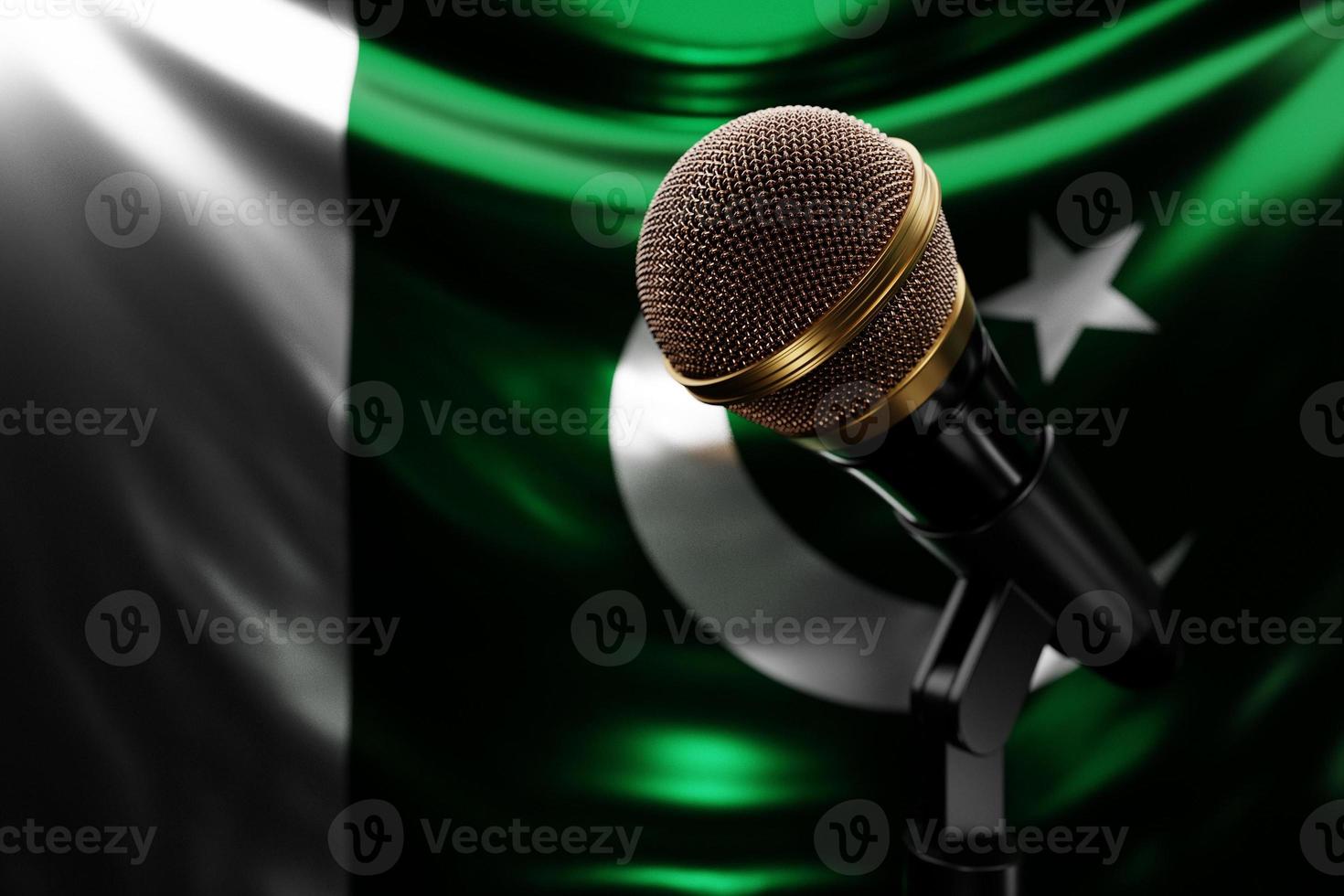 micrófono en el fondo de la bandera nacional de pakistán, ilustración 3d realista. premio de música, karaoke, radio y equipo de sonido de estudio de grabación foto