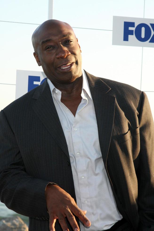 los angeles, 5 de agosto - michael clarke duncan llegando a la fiesta fox tca summer 2011 en gladstones el 5 de agosto de 2011 en santa monica, ca foto