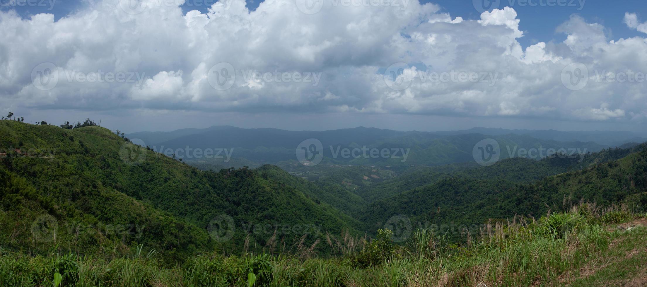 Khao Sawan Viewpoint, Suan Phueng District, Ratchaburi Province Thai-Burma border photo