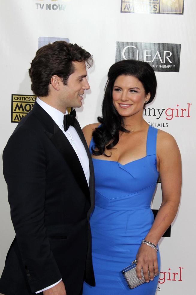 Henry Cavill e Gina Carano na premiação Critic's Choice Movie Awards em  Santa Monica!!! #AlwaysHenryCavill