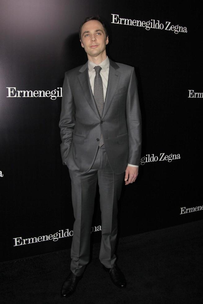 los angeles, 7 de noviembre - jim parsons en la inauguración de la tienda global ermenegildo zegna en la boutique ermenegildo zegna el 7 de noviembre de 2013 en beverly hills, ca foto