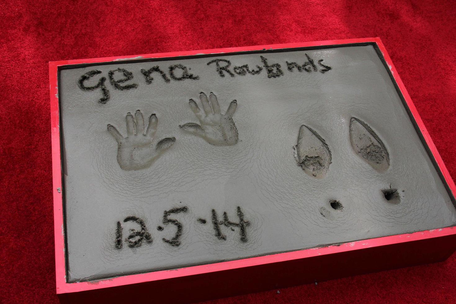 LOS ANGELES, DEC 5 -  Gena Rowlands prints at the Gena Rowlands Hand and Foot Print Ceremony at the TCL Chinese Theater on December 5, 2014 in Los Angeles, CA photo