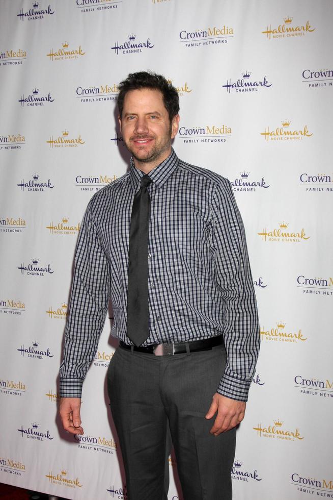 los angeles, 14 de enero - jamie kennedy llega a la fiesta de invierno de 2012 de hallmark channel tca en el torneo de roses house el 14 de enero de 2012 en pasadena, ca foto