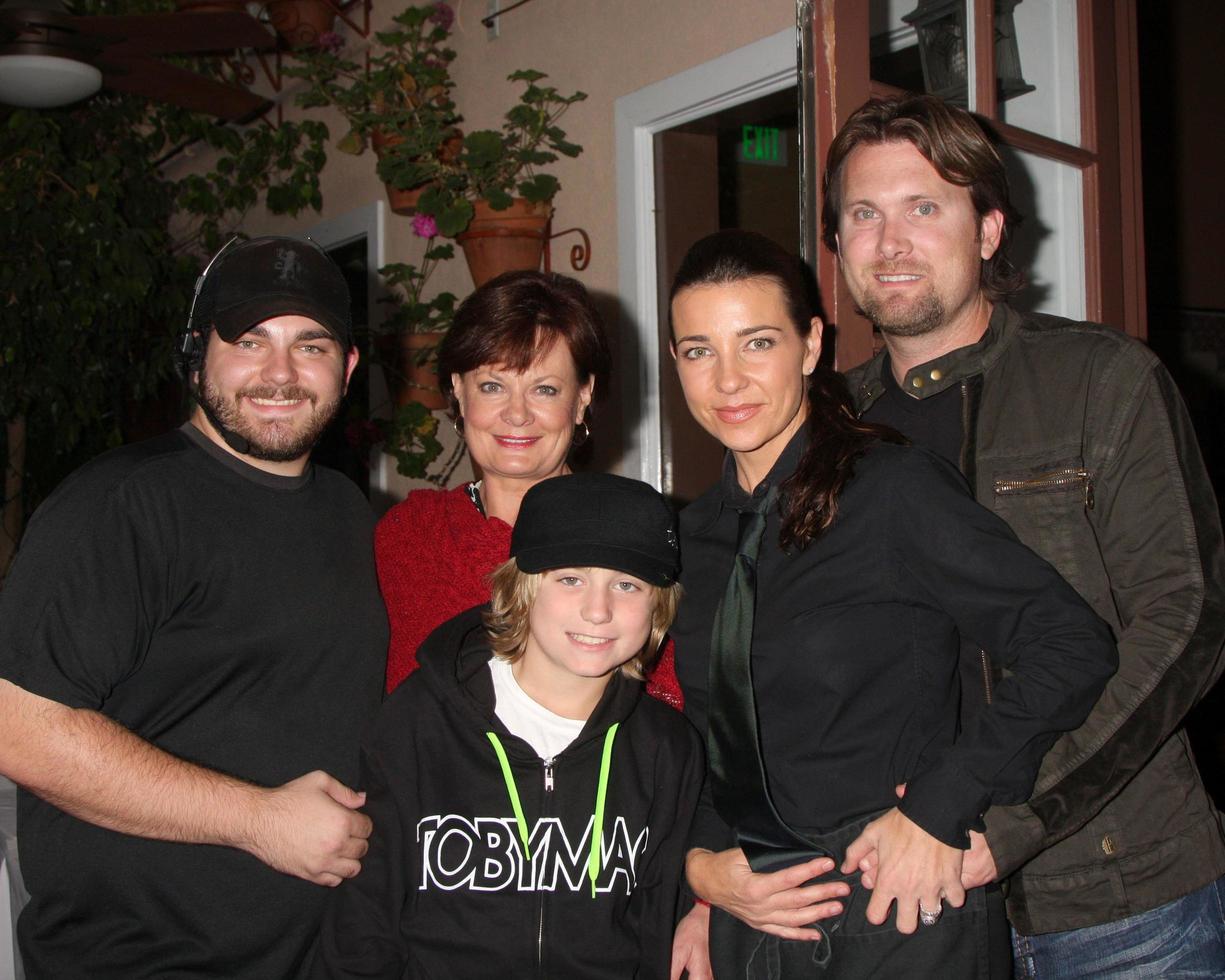 LOS ANGELES, OCT 17 -  Shari and Family at the shooting of the Family Dinner episode Guest Starring Shirley Jones at Cravings Resturant on October 17, 2010 in W. Hollywood, CA photo