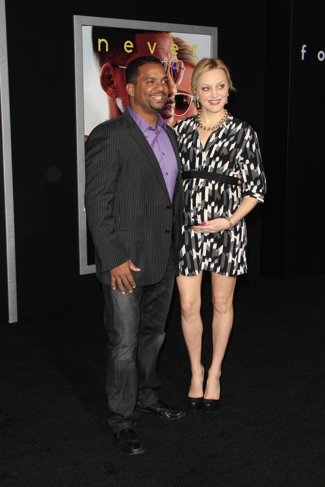 los angeles, 24 de febrero - alfonso ribeiro, angela unkrich en el estreno de focus en el teatro chino tcl el 24 de febrero de 2015 en los angeles, ca foto